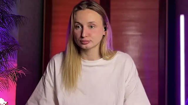 LovaMay online show from 04/24/26, 03:53