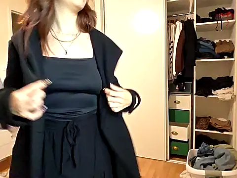 Snapshot of CornetDeGlace chatting on 09/23/25, 12:19 CornetDeGlace online show from 09/23/25, 12:19