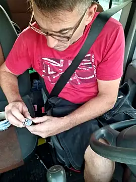 Snapshot of IMGTomi chatting on 09/19/25, 04:47 IMGTomi online show from 09/19/25, 04:47