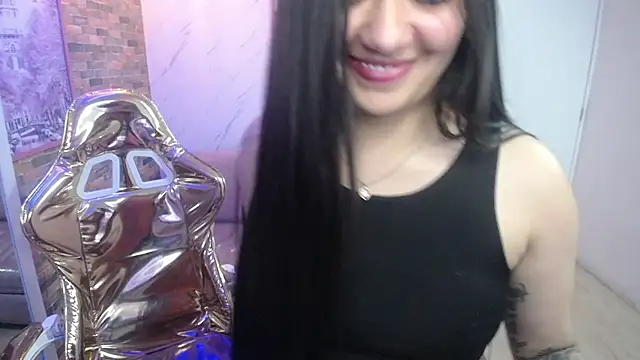 Snapshot of Ivony18_b chatting on 09/21/25, 03:13 Ivony18 b online show from 09/21/25, 03:13