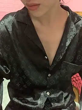 Tieuvi 18 online show from 10/23/25, 11:24