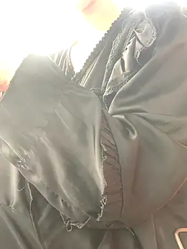 Tieuvi 18 online show from 10/29/25, 12:13