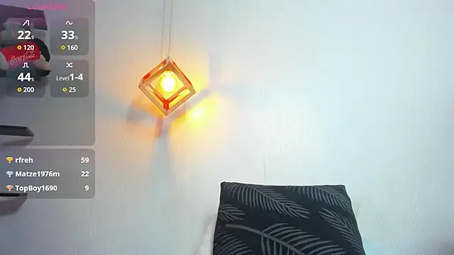 MOLLYSPENCER1 online show from 04/16/26, 09:39