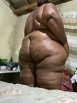 Curvycandy95 online show from 04/07/26, 07:14