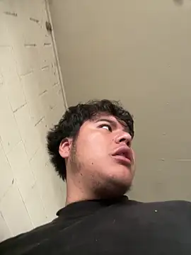 Snapshot of Vic2Big chatting on 03/27/26, 04:18 Vic2Big online show from 03/27/26, 04:18