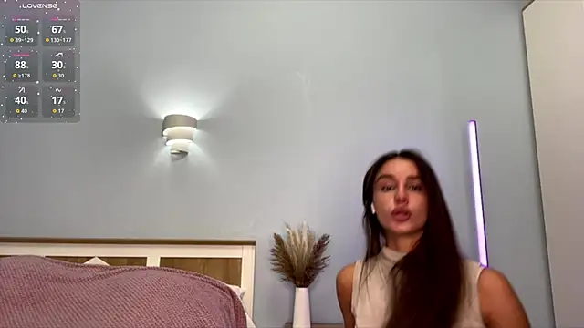 JerrieCham online show from 12/15/25, 07:23