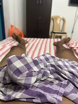 usermood2000 online show from 10/09/25, 07:17