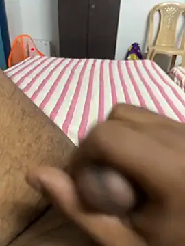 Snapshot of usermood2000 chatting on 04/08/26, 06:57 usermood2000 online show from 04/08/26, 06:57