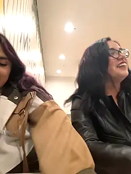 Snapshot of Lucyheart_ chatting on 02/21/26, 12:44 Lucyheart online show from 02/21/26, 12:44