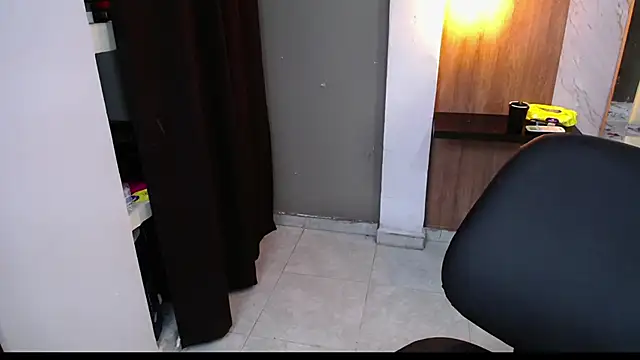 Snapshot of honeymoon_12 chatting on 10/11/25, 04:55 honeymoon 12 online show from 10/11/25, 04:55