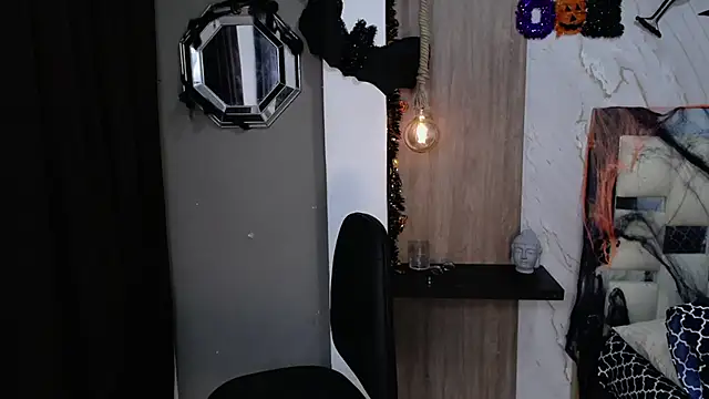 Snapshot of honeymoon_12 chatting on 10/25/25, 06:10 honeymoon 12 online show from 10/25/25, 06:10