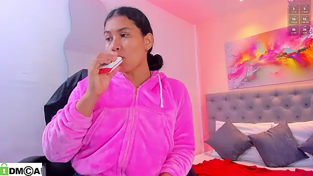 Snapshot of sweetrose_01 chatting on 02/19/26, 12:01 sweetrose 01 online show from 02/19/26, 12:01