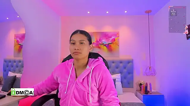 Snapshot of sweetrose_01 chatting on 02/20/26, 11:43 sweetrose 01 online show from 02/20/26, 11:43