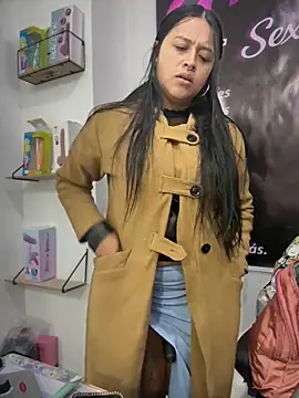 -Mia1 online show from 02/05/26, 11:59