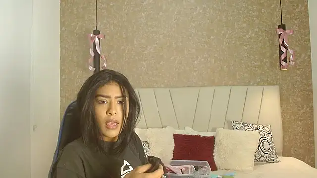 Snapshot of babilett chatting on 10/18/25, 11:44 babilett online show from 10/18/25, 11:44