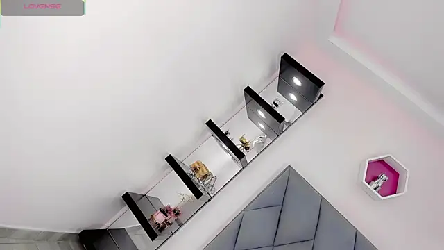 Amira Ember online show from 11/27/25, 08:33