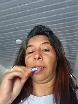 Snapshot of maleja23 chatting on 09/09/25, 02:27 maleja23 online show from 09/09/25, 02:27