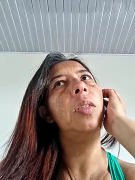 Snapshot of maleja23 chatting on 09/10/25, 02:39 maleja23 online show from 09/10/25, 02:39