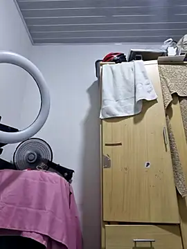 Snapshot of maleja23 chatting on 10/21/25, 02:12 maleja23 online show from 10/21/25, 02:12