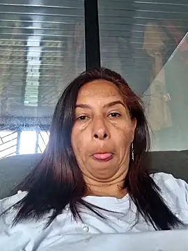 Snapshot of maleja23 chatting on 10/22/25, 01:44 maleja23 online show from 10/22/25, 01:44