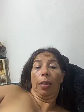 Snapshot of maleja23 chatting on 11/10/25, 02:32 maleja23 online show from 11/10/25, 02:32