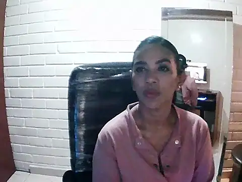 MiiaVelasquez online show from 10/17/25, 04:04