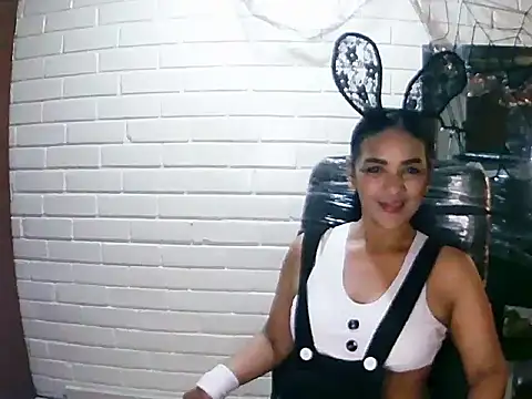 MiiaVelasquez online show from 10/30/25, 04:03