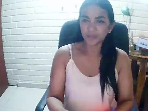 MiiaVelasquez online show from 11/25/25, 04:12