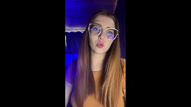 CoraVibes online show from 10/23/25, 12:04