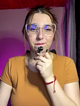 CoraVibes online show from 11/30/25, 12:09