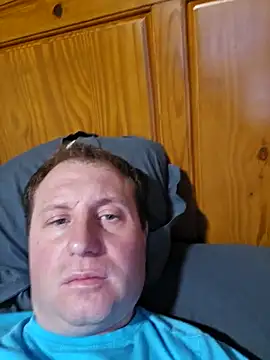 Snapshot of Ricotta1 chatting on 12/18/25, 12:06 Ricotta1 online show from 12/18/25, 12:06