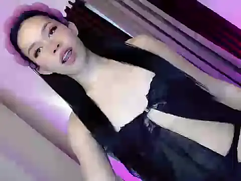 Snapshot of mysterious_flower101 chatting on 11/25/25, 11:05 mysterious flower101 online show from 11/25/25, 11:05