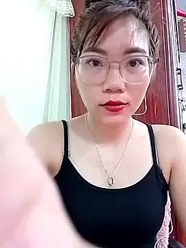 Snapshot of MyMy08 chatting on 12/03/25, 12:25 MyMy08 online show from 12/03/25, 12:25