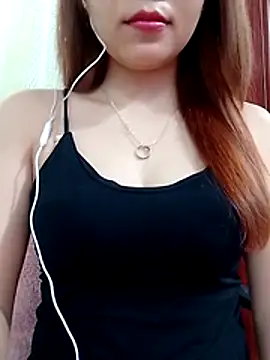 Snapshot of MyMy08 chatting on 02/05/26, 12:32 MyMy08 online show from 02/05/26, 12:32