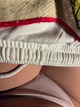 Snapshot of deeidnic chatting on 11/22/25, 12:31 deeidnic online show from 11/22/25, 12:31