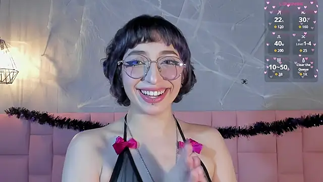 Snapshot of Lexyy_Bluee chatting on 10/16/25, 03:24 Lexyy Bluee online show from 10/16/25, 03:24