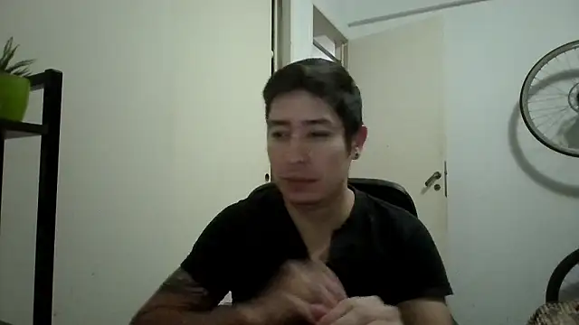 Snapshot of 9999Alez chatting on 05/22/26, 02:51 9999Alez online show from 05/22/26, 02:51