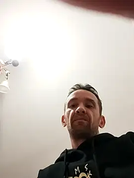 Snapshot of xxxxxcgbn chatting on 11/23/25, 04:18 xxxxxcgbn online show from 11/23/25, 04:18