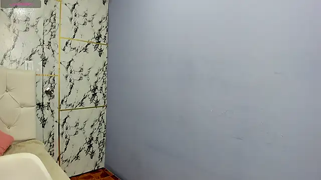 Itsuki N online show from 12/19/25, 01:29