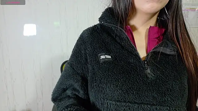 Snapshot of Sophi_Thaylorr chatting on 09/17/25, 01:13 Sophi Thaylorr online show from 09/17/25, 01:13