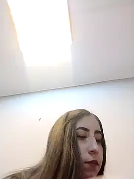 Snapshot of Sophi_Thaylorr chatting on 10/22/25, 01:22 Sophi Thaylorr online show from 10/22/25, 01:22