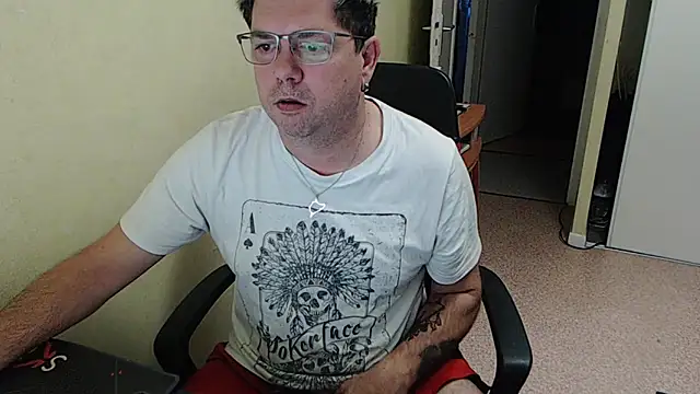 blueandwhite1 online show from 12/11/24, 08:04