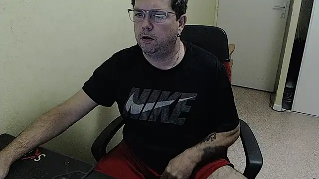 blueandwhite1 online show from 12/13/24, 03:32