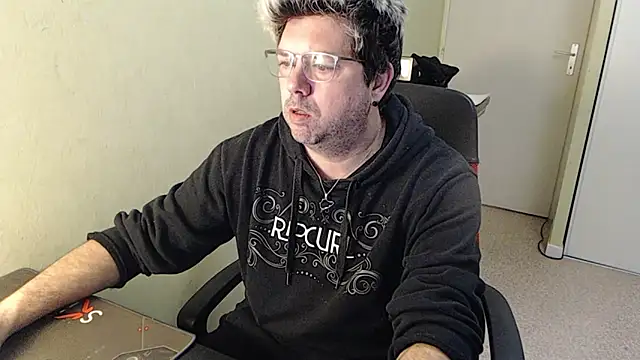 blueandwhite1 online show from 01/26/25, 10:12