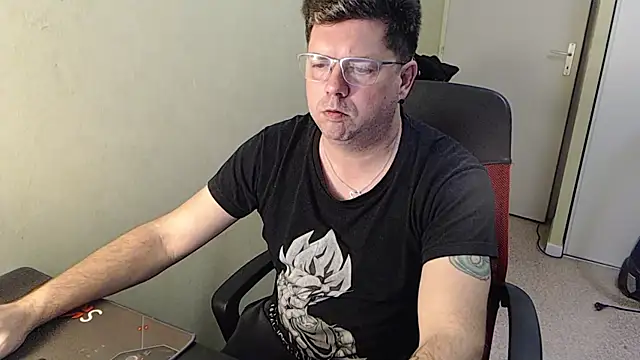 blueandwhite1 online show from 01/28/25, 09:19