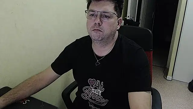 blueandwhite1 online show from 01/30/25, 06:21