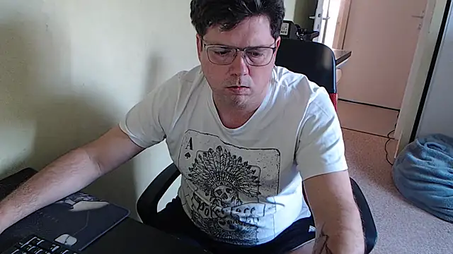 blueandwhite1 online show from 02/20/25, 03:41