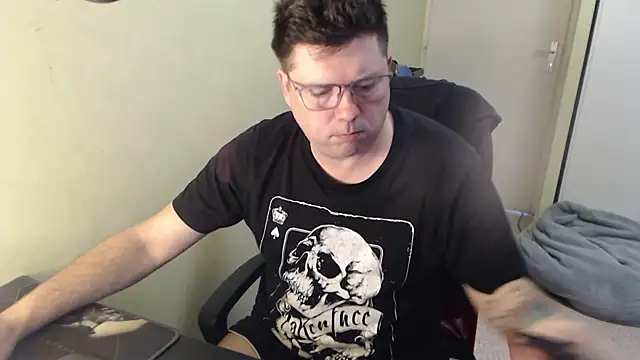 blueandwhite1 online show from 03/12/25, 08:19