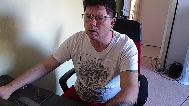 blueandwhite1 online show from 10/30/25, 03:24