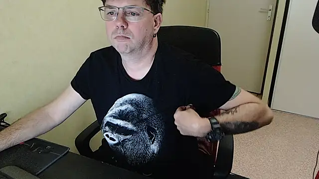 blueandwhite1 online show from 03/20/26, 10:36